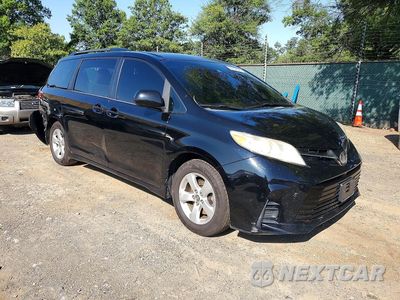 Czwarte zdjęcie samochodu z boku: 2018 TOYOTA SIENNA LE VIN:5TDKZ3DC6JS903191 - miniatura