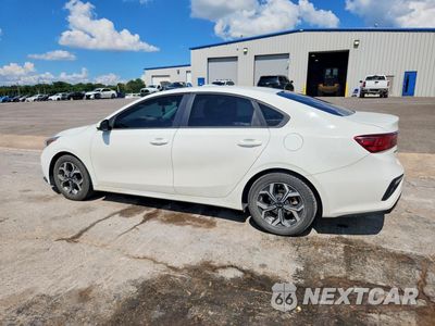 Trzecie zdjęcie samochodu z tyłu: 2021 KIA FORTE LXS VIN:3KPF24AD3ME267188 - miniatura