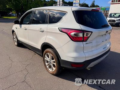 Trzecie zdjęcie samochodu z tyłu: 2017 FORD ESCAPE SE VIN:1FMCU9GD8HUC04625 - miniatura
