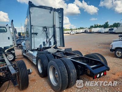 Trzecie zdjęcie samochodu z tyłu: 2022 KENWORTH T680 TRUCK CAB AND CHASSIS VIN:1XKYD49X2NJ124999 - miniatura