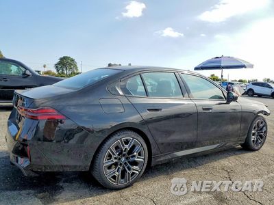 Trzecie zdjęcie samochodu z tyłu: 2026 BMW I5 EDRIVE 40 VIN:WBY63HG03TCX25860 - miniatura