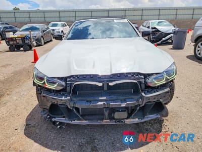 Piąte zdjęcie samochodu w środku: 2022 BMW M4 COMPETITION VIN:WBS33BA02NCK90755 - miniatura