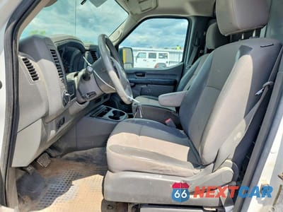 Zdjęcie 7 z 13 samochodu: 2018 NISSAN NV 2500 HD S VIN:1N6BF0KY7JN808048 - miniatura