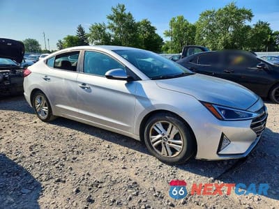 Czwarte zdjęcie samochodu z boku: 2019 HYUNDAI ELANTRA SE VIN:5NPD84LF2KH413142 - miniatura