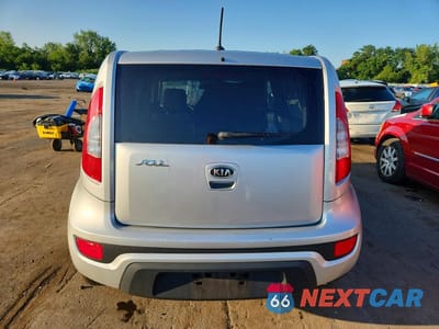 Zdjęcie 6 z 13 samochodu: 2012 KIA SOUL BASE VIN:KNDJT2A51C7383847 - miniatura