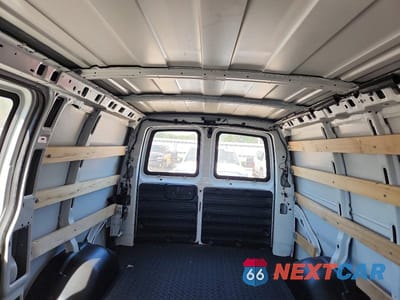 Zdjęcie 10 z 13 samochodu: 2024 GMC SAVANA G2500 VIN:1GTW7AFP2R1190603 - miniatura