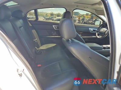 Zdjęcie 10 z 12 samochodu: 2013 JAGUAR XF VIN:SAJWA0E71D8S71834 - miniatura