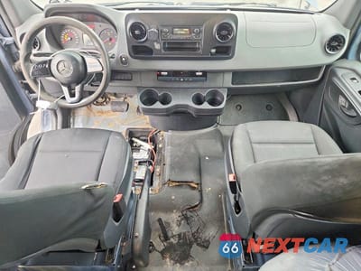 Zdjęcie 8 z 12 samochodu: 2019 MERCEDES-BENZ SPRINTER 2500/3500 DELIVERY VAN VIN:WD4PF1CD5KP143494 - miniatura