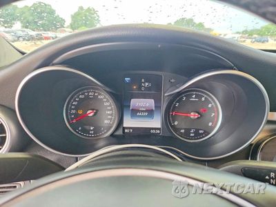 Zdjęcie 9 z 12 samochodu: 2015 MERCEDES-BENZ C 300 4MATIC VIN:55SWF4KB1FU094574 - miniatura