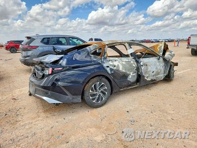 Trzecie zdjęcie samochodu z tyłu: 2026 HYUNDAI SONATA HYBRID BLUE VIN:KMHL24JJ0TA148911 - miniatura