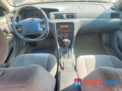 Zdjęcie 8 z 12 samochodu: 2000 TOYOTA CAMRY LE VIN:4T1BG22K3YU758199 - miniatura