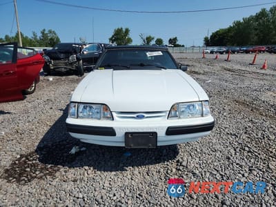Piąte zdjęcie samochodu w środku: 1988 FORD MUSTANG LX VIN:1FABP44A1JF161041 - miniatura