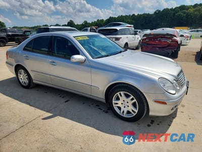 Czwarte zdjęcie samochodu z boku: 2006 MERCEDES-BENZ E 350 4MATIC VIN:WDBUF87J06X182357 - miniatura