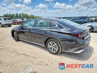 Drugie zdjęcie samochodu z przodu: 2026 HYUNDAI SONATA HYBRID BLUE VIN:KMHL24JJ6TA157922 - miniatura