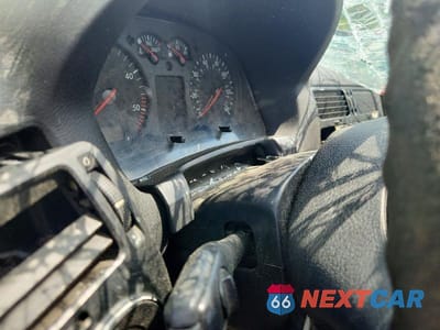 Zdjęcie 9 z 12 samochodu: 2002 VOLKSWAGEN JETTA GLS TDI VIN:3VWSP69M62M108987 - miniatura