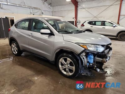 Czwarte zdjęcie samochodu z boku: 2018 HONDA HR-V LX VIN:3CZRU6H31JG706897 - miniatura