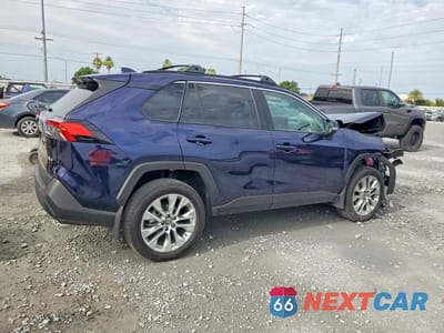 Trzecie zdjęcie samochodu z tyłu: 2025 TOYOTA RAV4 XLE PREMIUM VIN:2T3C1RFV2SW425669 - miniatura