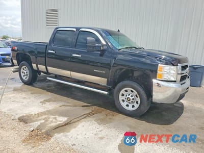 Czwarte zdjęcie samochodu z boku: 2013 CHEVROLET SILVERADO K2500 HEAVY DUTY LT VIN:1GC1KXC80DF155787 - miniatura