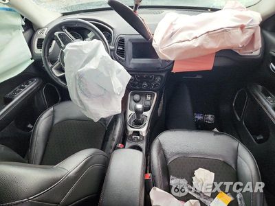 Zdjęcie 8 z 13 samochodu: 2021 JEEP COMPASS LATITUDE VIN:3C4NJDBB1MT600110 - miniatura
