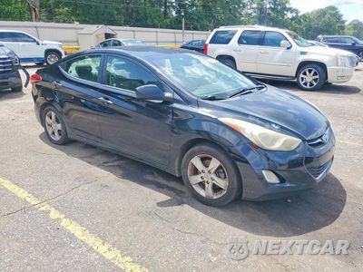 Czwarte zdjęcie samochodu z boku: 2013 HYUNDAI ELANTRA GLS VIN:KMHDH4AE3DU554297 - miniatura