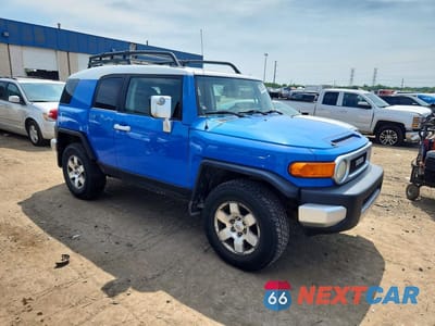 Czwarte zdjęcie samochodu z boku: 2007 TOYOTA FJ CRUISER BASE VIN:JTEBU11F070002486 - miniatura