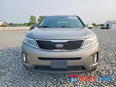 Piąte zdjęcie samochodu w środku: 2014 KIA SORENTO LX VIN:5XYKTCA69EG450056 - miniatura