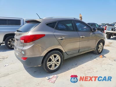 Trzecie zdjęcie samochodu z tyłu: 2011 HYUNDAI TUCSON GLS VIN:KM8JU3AC6BU261837 - miniatura