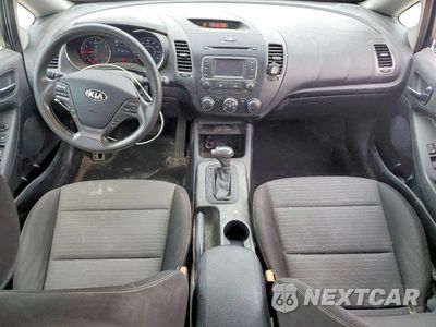 Zdjęcie 8 z 12 samochodu: 2016 KIA FORTE LX VIN:KNAFX4A62G5455748 - miniatura