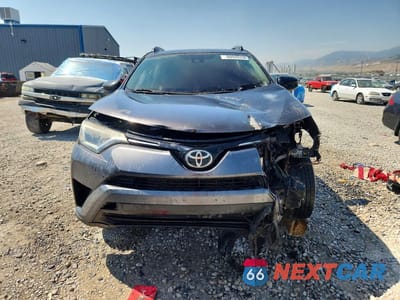 Piąte zdjęcie samochodu w środku: 2017 TOYOTA RAV4 LE VIN:2T3ZFREV4HW384581 - miniatura