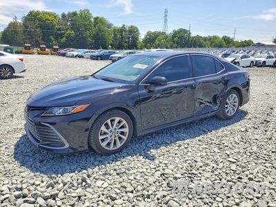 2022 TOYOTA CAMRY LE 4T1C11AK9NU714303 - główne zdjęcie licytacji z USA - miniatura