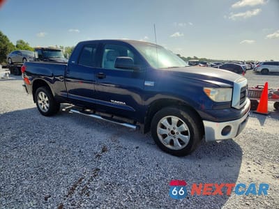 Czwarte zdjęcie samochodu z boku: 2009 TOYOTA TUNDRA SR5 VIN:5TFRV54179X071922 - miniatura