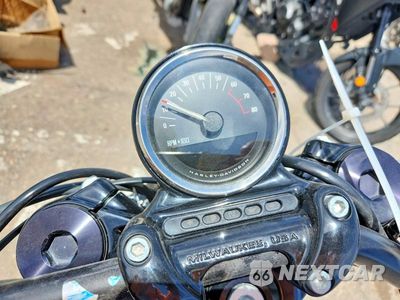 Zdjęcie 7 z 9 samochodu: 2017 HARLEY-DAVIDSON XL1200 CX VIN:1HD1LM311HC401475 - miniatura