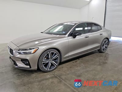 2019 VOLVO S60 T5 R-DESIGN 7JR102FM7KG006335 - główne zdjęcie licytacji z USA - miniatura
