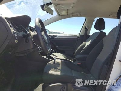 Zdjęcie 7 z 12 samochodu: 2016 VOLKSWAGEN E-GOLF SE VIN:WVWKP7AUXGW915783 - miniatura