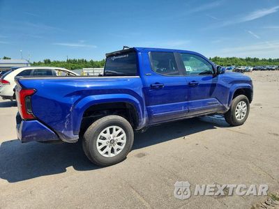 Trzecie zdjęcie samochodu z tyłu: 2025 TOYOTA TACOMA SR5 VIN:3TMLB5JN9SM149005 - miniatura