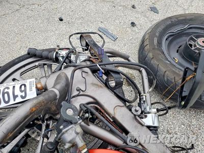 Zdjęcie 7 z 9 samochodu: 2009 KAWASAKI VN900 C VIN:JKAVN2C109A029037 - miniatura