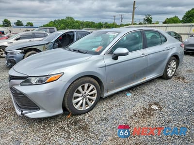 2018 TOYOTA CAMRY LE 4T1B11HK6JU075468 - główne zdjęcie licytacji z USA - miniatura