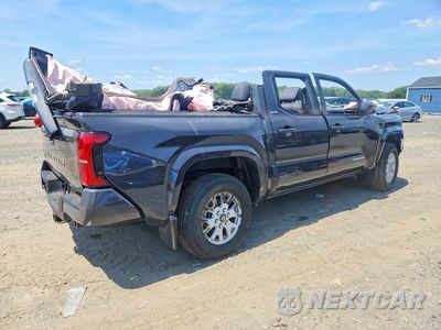 Trzecie zdjęcie samochodu z tyłu: 2025 TOYOTA TACOMA SR5 VIN:3TMLB5JN5SM157943 - miniatura