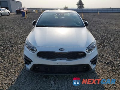 Piąte zdjęcie samochodu w środku: 2021 KIA FORTE GT VIN:3KPF44AC0ME282281 - miniatura