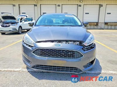 Piąte zdjęcie samochodu w środku: 2016 FORD FOCUS SE VIN:1FADP3K27GL358773 - miniatura