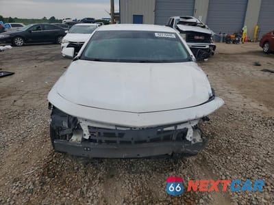 Piąte zdjęcie samochodu w środku: 2017 CHEVROLET IMPALA LT VIN:1G1105S36HU171714 - miniatura