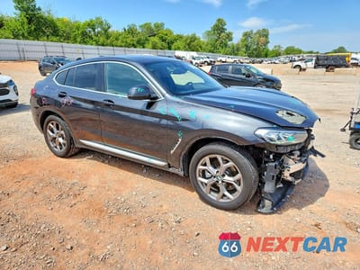 Czwarte zdjęcie samochodu z boku: 2022 BMW X4 XDRIVE30I VIN:5UX33DT02N9L91340 - miniatura