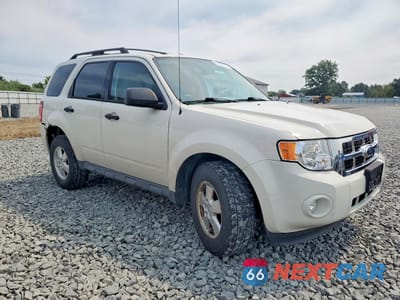 Czwarte zdjęcie samochodu z boku: 2010 FORD ESCAPE XLT VIN:1FMCU0D76AKD48198 - miniatura