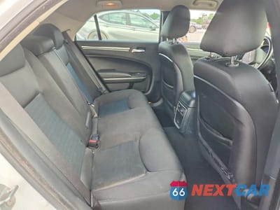 Zdjęcie 10 z 12 samochodu: 2019 CHRYSLER 300 TOURING VIN:2C3CCAAG4KH733189 - miniatura
