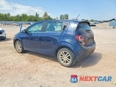 Drugie zdjęcie samochodu z przodu: 2015 CHEVROLET SONIC LT VIN:1G1JC6SB8F4160909 - miniatura