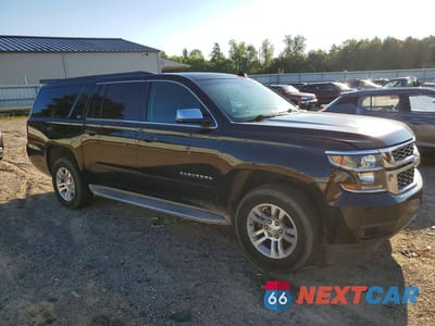 Czwarte zdjęcie samochodu z boku: 2018 CHEVROLET SUBURBAN C1500 LT VIN:1GNSCHKC4JR143804 - miniatura