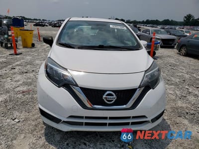Piąte zdjęcie samochodu w środku: 2019 NISSAN VERSA NOTE S VIN:3N1CE2CP1KL366741 - miniatura