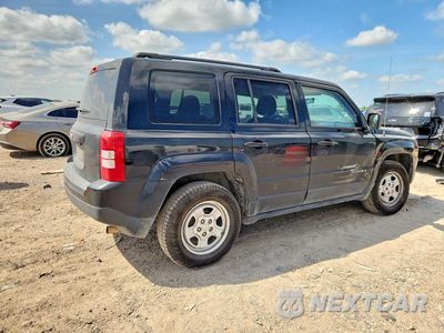 Piąte zdjęcie samochodu w środku: 2015 JEEP PATRIOT SPORT VIN:1C4NJPBAXFD386588 - miniatura