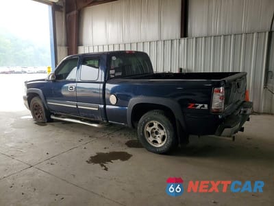 Drugie zdjęcie samochodu z przodu: 2005 CHEVROLET SILVERADO K1500 VIN:2GCEK19B451312201 - miniatura