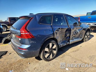 Trzecie zdjęcie samochodu z tyłu: 2024 VOLVO XC60 PLUS VIN:YV4H60DL1R1756673 - miniatura